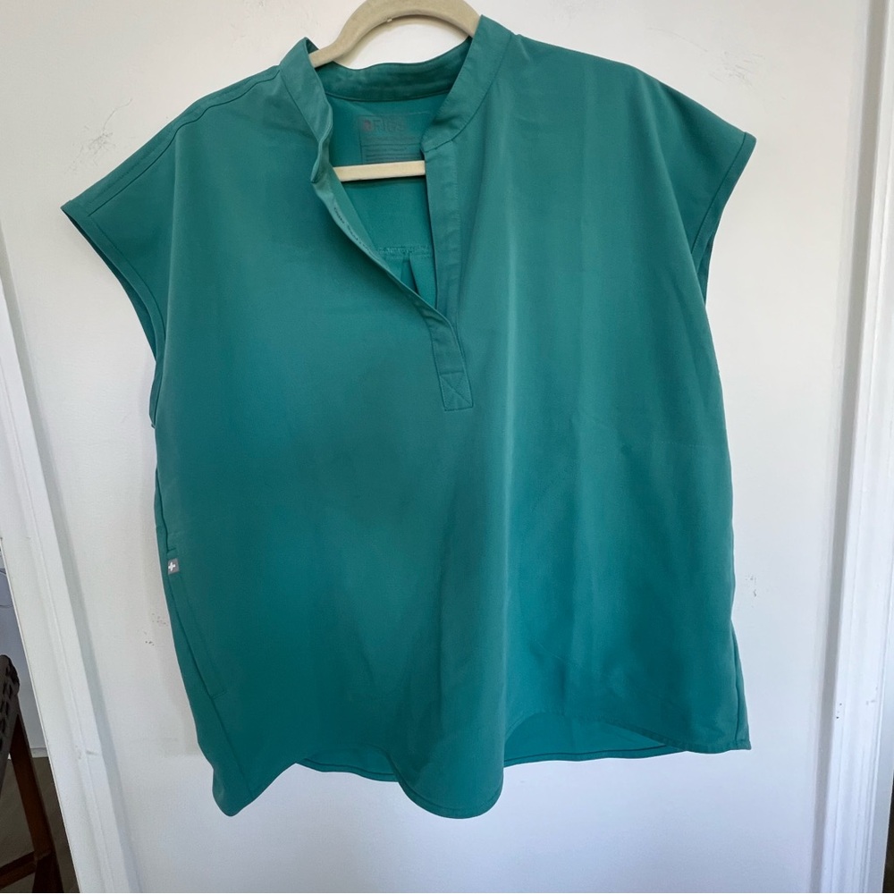 Figs Rafaela top size large